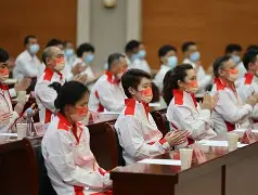 包含东道主回暖不已，一路向前排兵布阵的词条